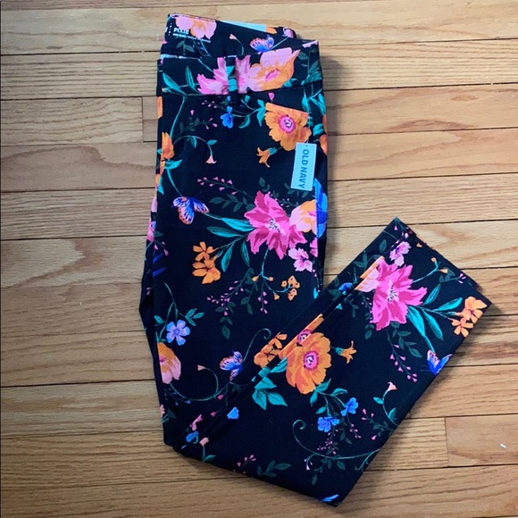 Old Navy Pants - NWT!! Women's Mid-Rise Pants